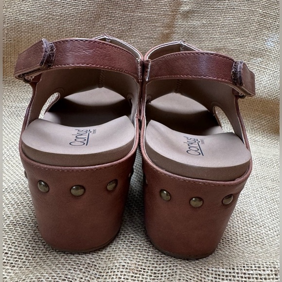 Corkeys Carley Wedges With Floral Accents - Picture 7 of 8